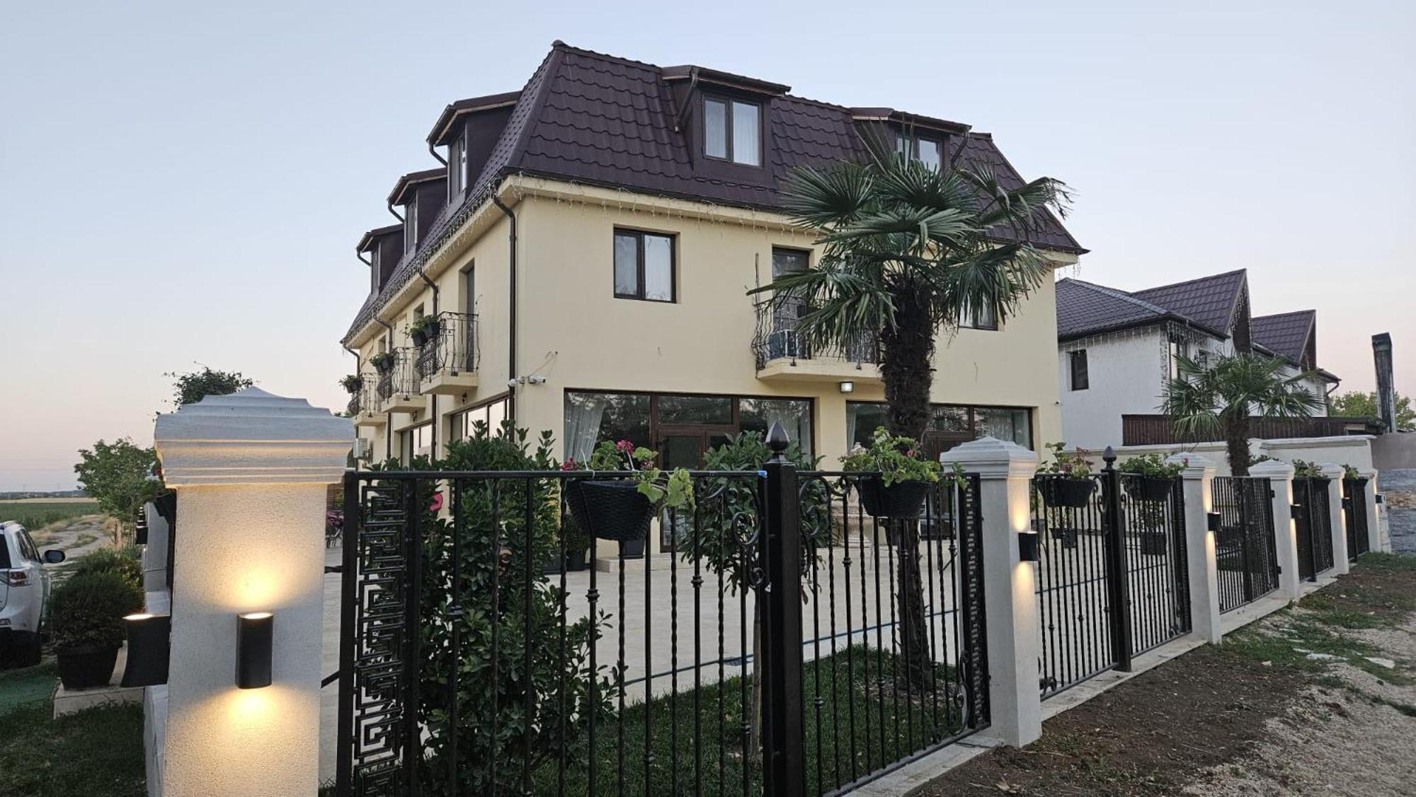 Mihai Palace Buftea Exteriér fotografie